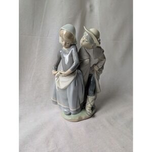Lladro 1188 Retired Porcelain Figurine Young Couple Sweet Moment Kiss Proposal